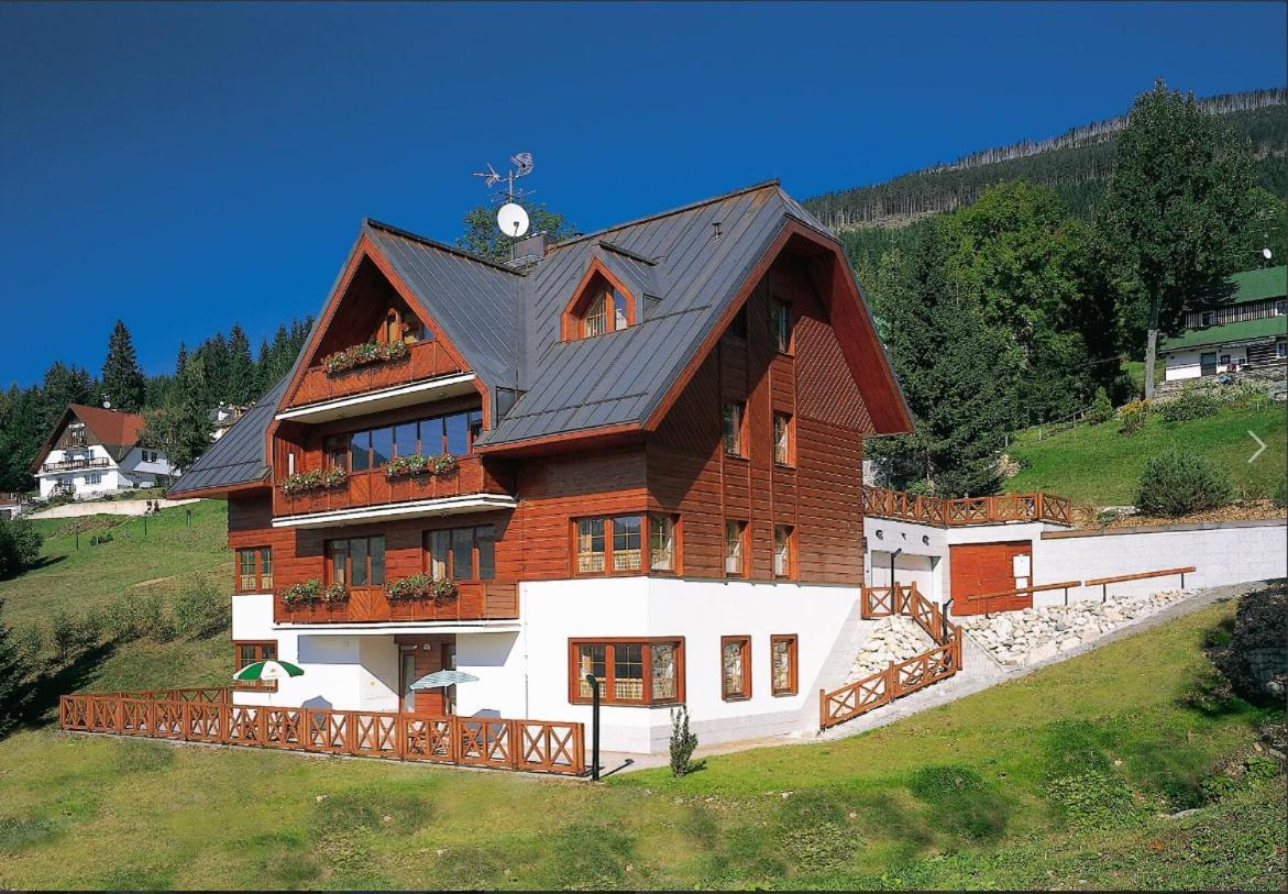 Triluzkovy Pokoj Pension Kubu Шпіндлерув-Млин Екстер'єр фото